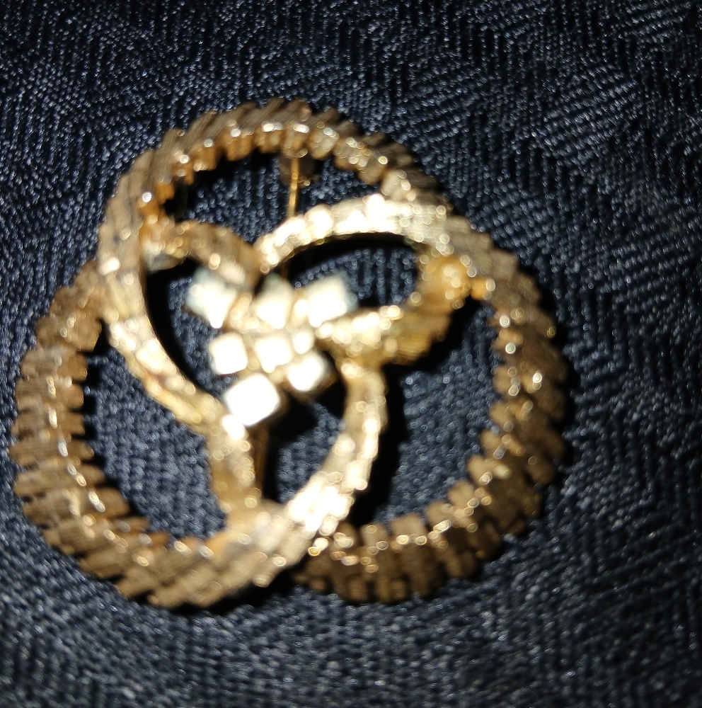 Vintage Elegant Monet Gold-Tone Women's Brooch